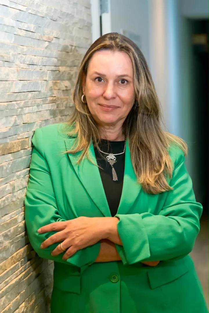 Dra. Eliana Carvalho, advogada